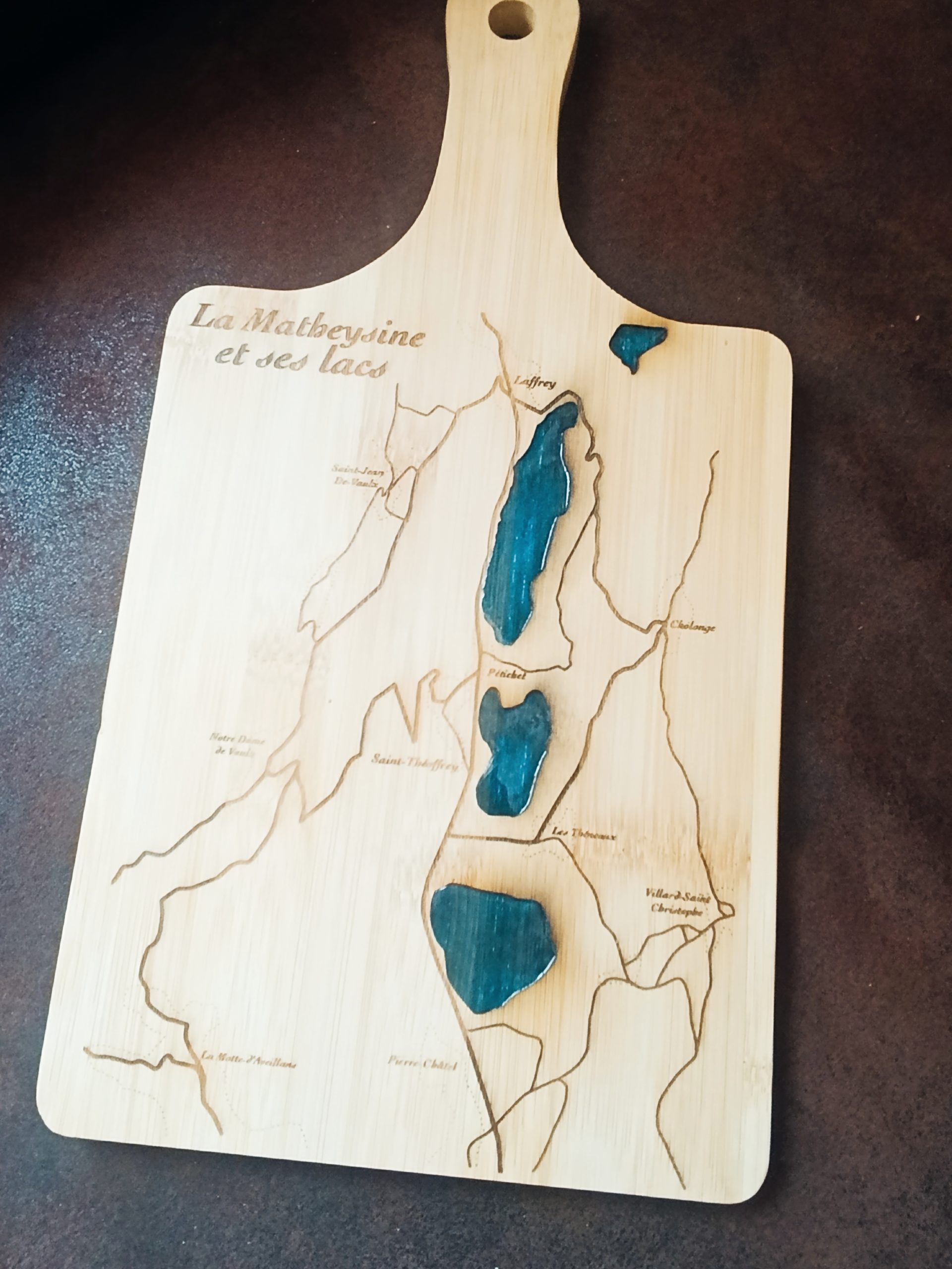 Planche à découper décorative "Lacs de La Matheysine"
